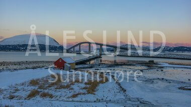 Lepsøyrevet fyr og Nordøyane i vinterdrakt  Ålesund