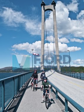 Sykkeltur i Sunnhordland, over Stordabrua