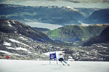 FONNA glacier ski resort