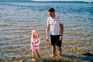 Far og datter i vannet i Aarhus