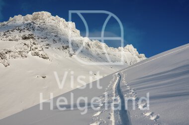 Topptur på ski på Ronsfjellet i Meløy
