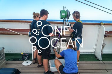 Prøvetakting/vannprøver med CTD, One Ocean Expedition