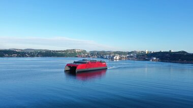 Fjord FSTR på vei ut fra Kristiansand