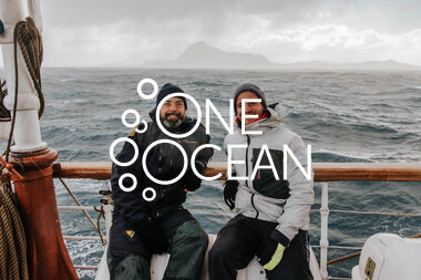På Kapp Horn: Kaptein Jens Joachim Hiorth + artist og goodwill-abassadør for One Ocean Expedition