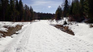 Nok snø noen steder på Lyfjellveien