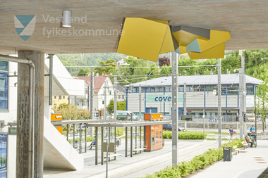 Bybanekunst - Lysbryter av Jan Freuchen