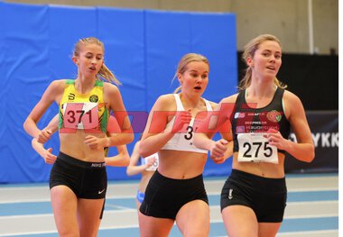 NM Friidrett Innendørs 2024 - 3000 meter kvinner - Kristine Lande Dommersnes - Malin Edland - Wilma Anna Bekkemoen Torbiörnsson