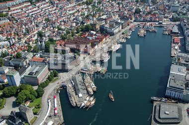 Statsraad Lehmkulh ankommer Bergen havn