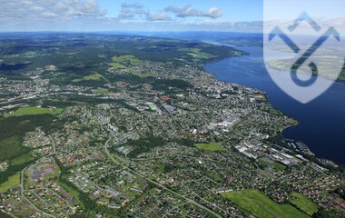 Flyfoto av gjøvik - Den hvite byen ved Mjøsa