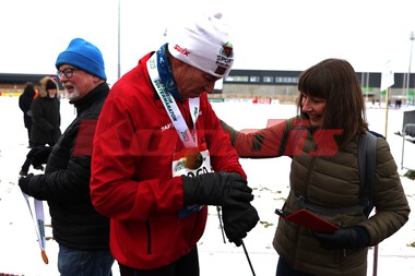 Jan Erik Svandal og Karin Morstad etter målgang på halvmaraton under  Jessheim Vintermaraton 2023