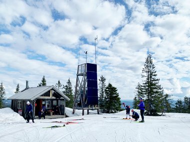 Mange på ski siste lørdag i april