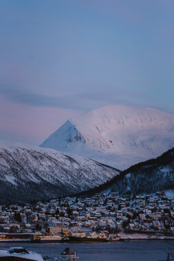 Tromsdalstinden og Tromsdalen